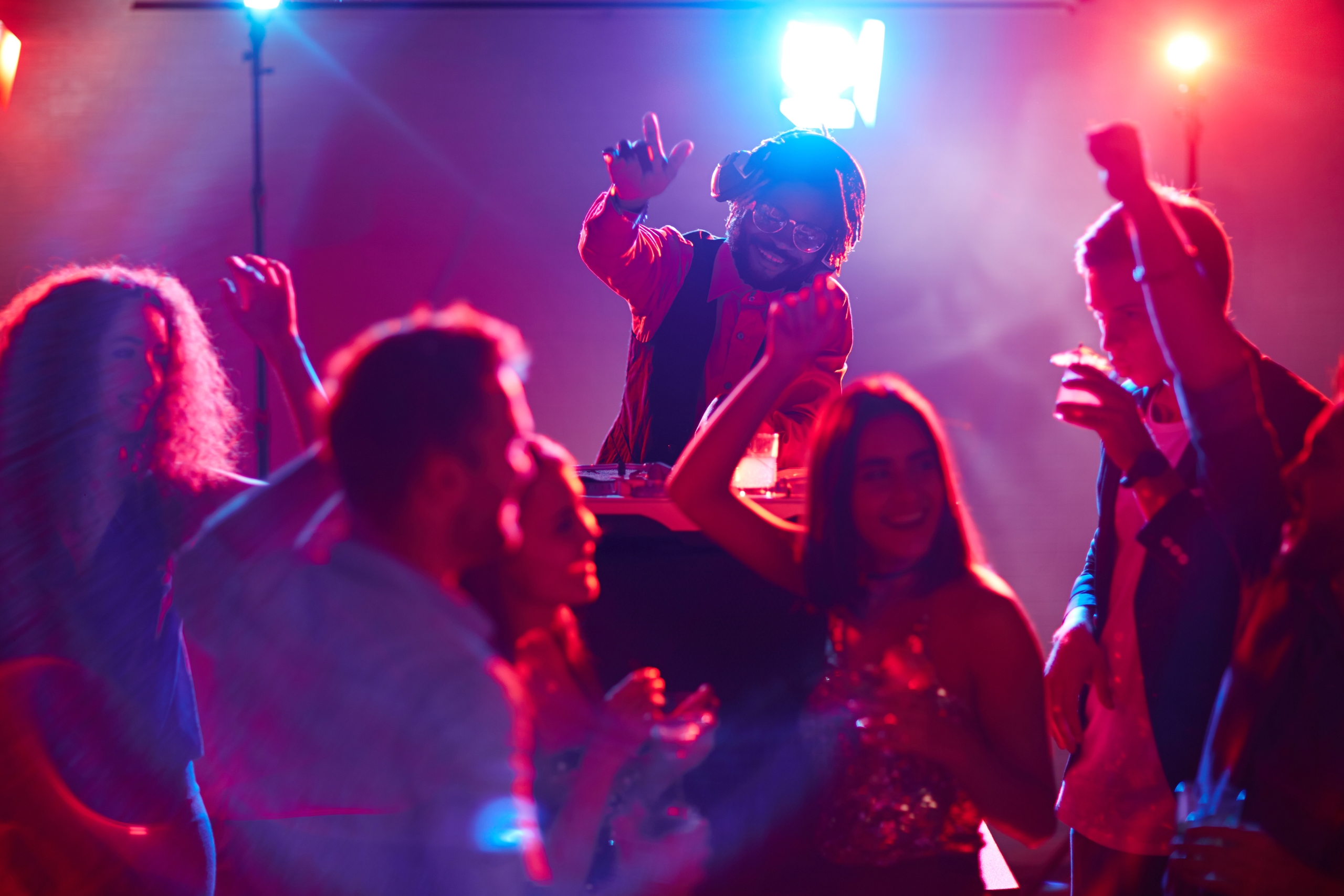 스트립 클럽과 유흥주점의 차이점