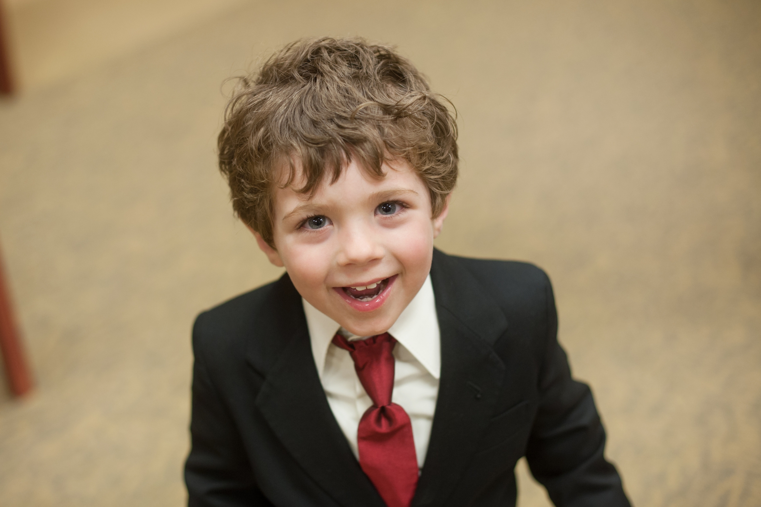 How to Find the Best Boys Suits That You Can Buy Online