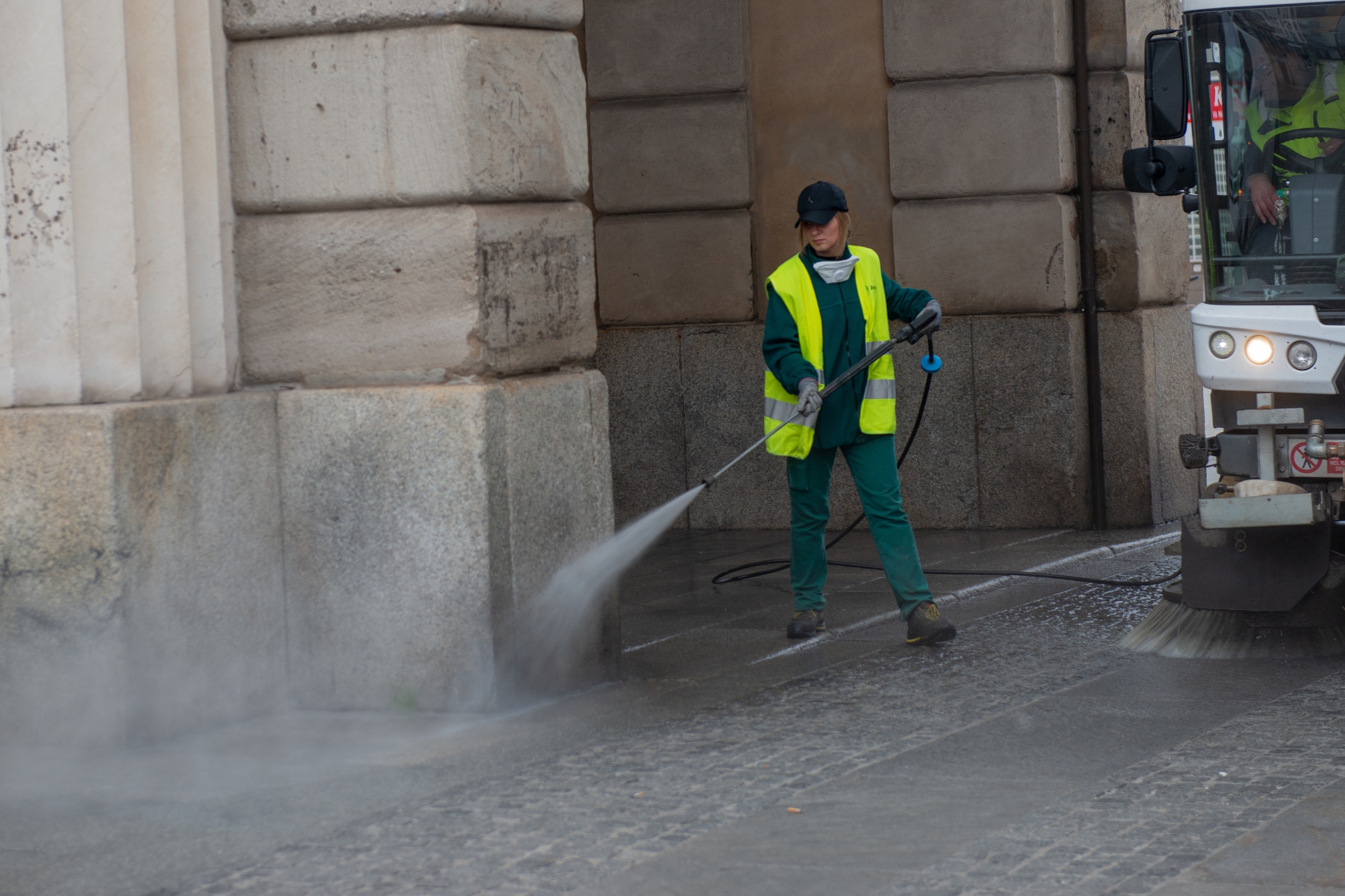 Why You Should Hire Seebrillance For Graffiti Removal on Your Business Premises